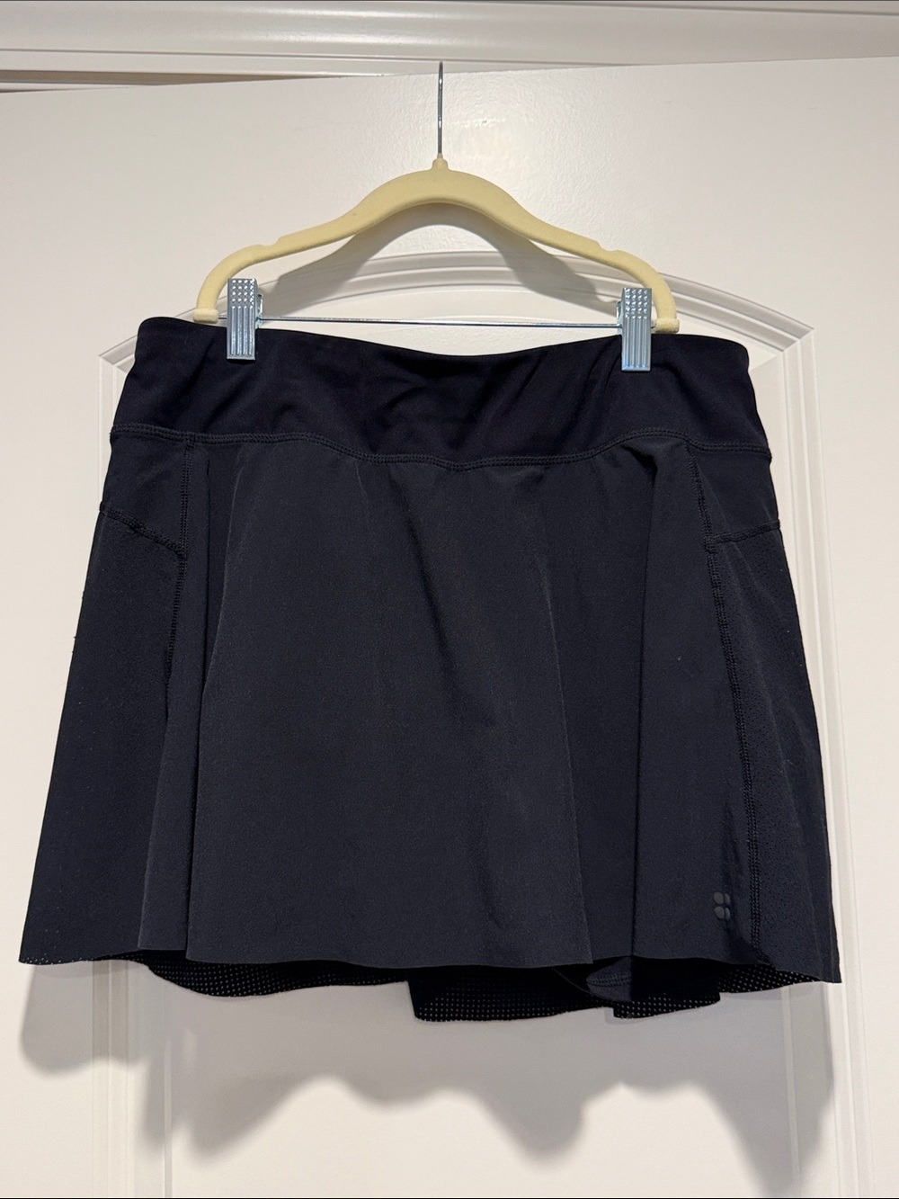 Sweaty Betty | (L) Women's Black Athletic Skort - Comfortable Active Shorts